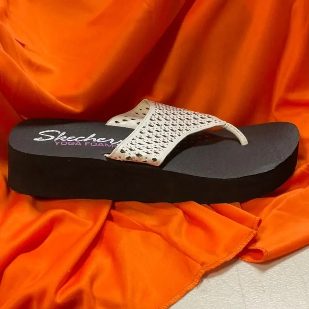 Skechers Yoga Foam Women's 9 Wedge Flip Flop Sandal